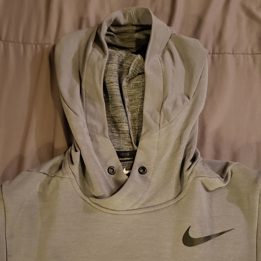 Sleeveless gray Nike hoodie